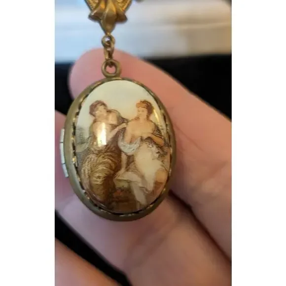 Vintage to Antique Victorian Scene Two Women Ceramic Locket - Picture 3 of 10